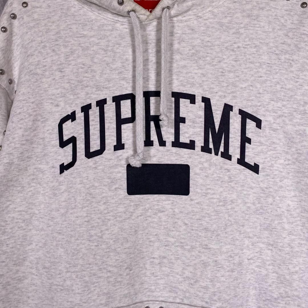 Supreme - 『SUPREME』シュプリーム (L) フロントロゴ スタッズ Supreme - 『SUPREME』シュプリーム (L) フロントロゴ スタッズ