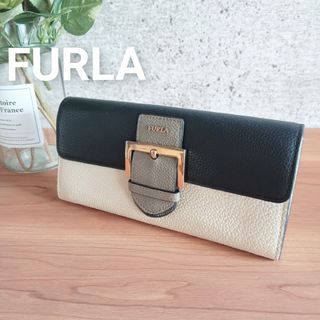 FURLA(ホワイト/白色系)のフリマアイテム一覧 FURLA(ホワイト/白色系)のフリマアイテム一覧