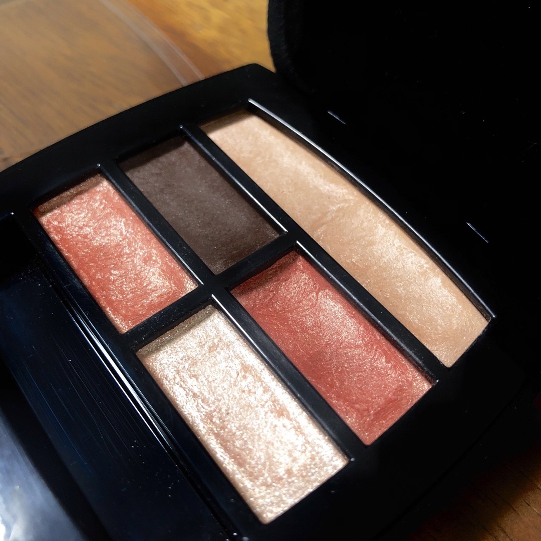 CHANEL - CHANEL アイシャドウ レ ベージュ パレット ルガール CHANEL - CHANEL アイシャドウ レ ベージュ パレット ルガール