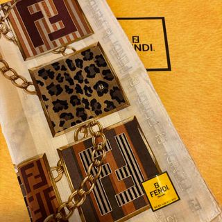 FENDI(ハンカチ)のフリマアイテム一覧 FENDI(ハンカチ)のフリマアイテム一覧