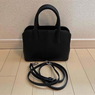 GU - 『GU』リアルレザーカメラバッグの通販 by まゆ's shop GU - 『GU』リアルレザーカメラバッグの通販 by まゆ's shop