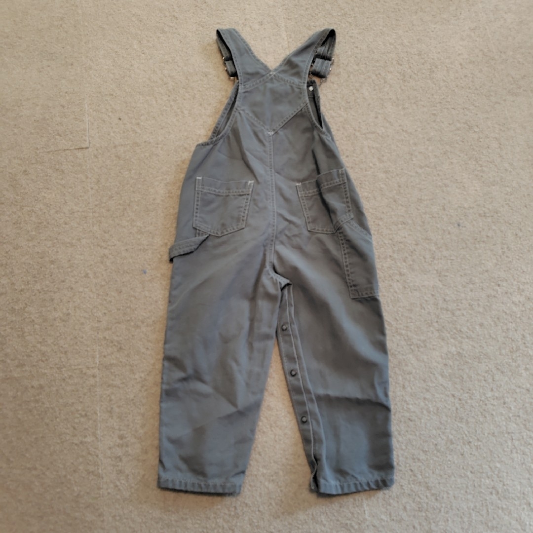 オーバーオール　110 100 グレー キッズ/ベビー/マタニティのキッズ服男の子用(90cm~)(その他)の商品写真