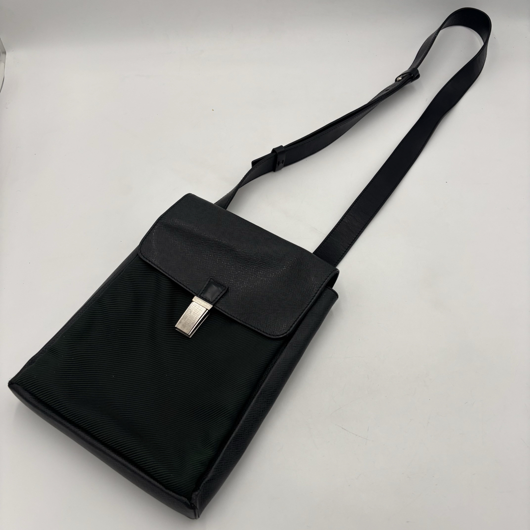LOUIS VUITTON - ルイヴィトンM30892 タイガ サラトヴPM LOUIS VUITTON - ルイヴィトンM30892 タイガ サラトヴPM