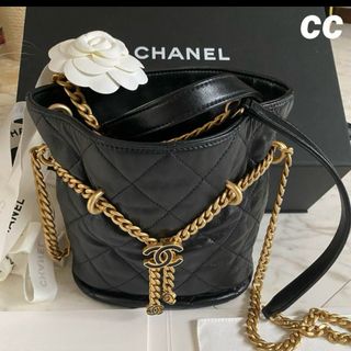 新入荷 ショルダーバッグ マルニ - MARNI オールパイソン ベージュ 蛇革 バッグ