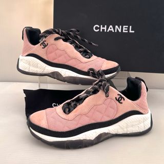 CHANEL - シャネル CHANEL スニーカー ファレル コラボ CHANEL - シャネル CHANEL スニーカー ファレル コラボ