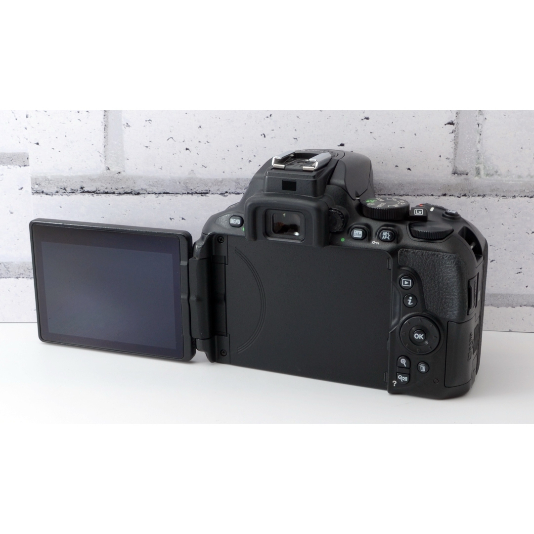 Nikon - 超高性能!Nikon D5600○Wi-Fi内蔵○高速AF○すぐ使える Nikon - 超高性能!Nikon D5600○Wi-Fi内蔵○高速AF○すぐ使える
