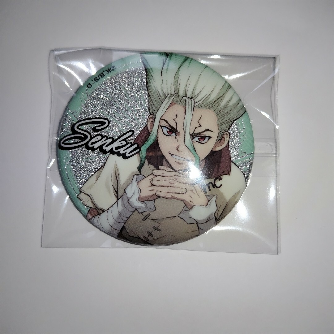 Dr.STONE マルイ POPUPSHOP 千空缶バッジ ステッカー 2枚の通販 Dr.STONE マルイ POPUPSHOP 千空缶バッジ ステッカー 2枚の通販