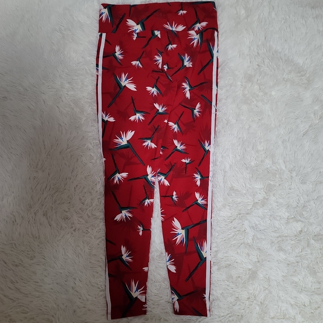 adidas Originals - 新品同様 adidas Originalsテベマググ総柄 adidas Originals - 新品同様 adidas Originalsテベマググ総柄