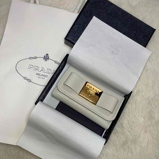 PRADA - 希少✨現行タグ꧁プラダ꧂ロングコート 大ボタン A PRADA - 希少✨現行タグ꧁プラダ꧂ロングコート 大ボタン A