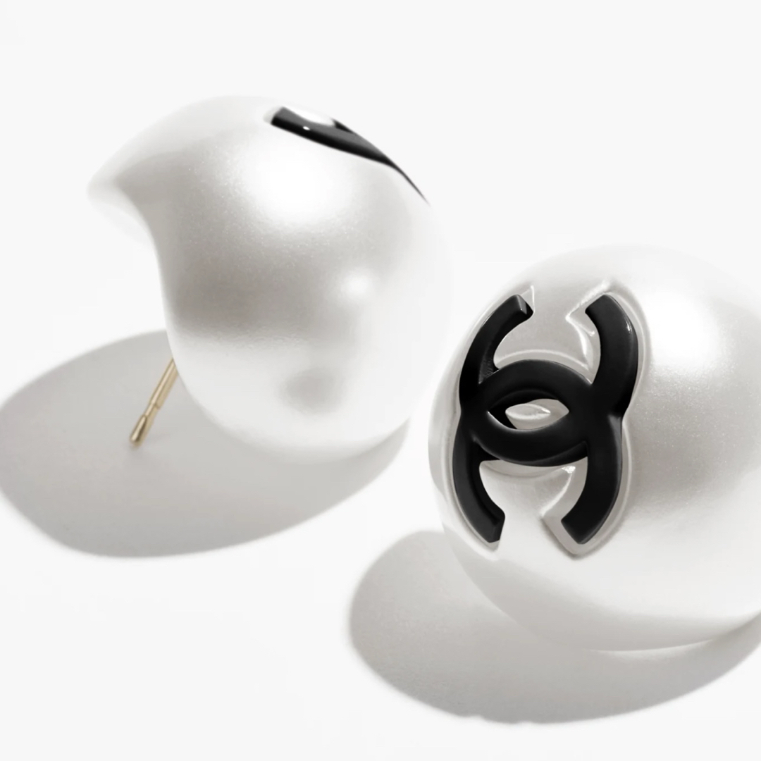 CHANEL - 【新品未使用】シャネル 25P パール ロゴ ピアス CHANEL - 【新品未使用】シャネル 25P パール ロゴ ピアス