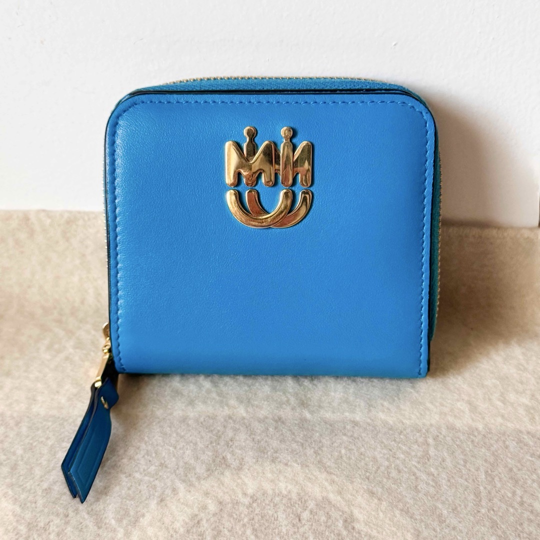 MIU MIU - ミュウミュウ 美品 レザー コンパクト ウォレット 新 MIU MIU - ミュウミュウ 美品 レザー コンパクト ウォレット 新