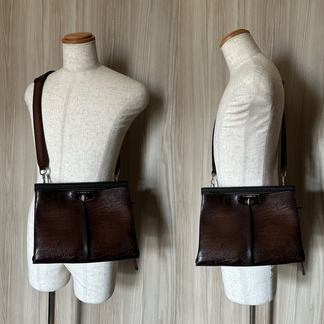 本物品質の 特注98万 - BERLUTI ベルルッティ バッグ レザー ルッティ25 メッセンジャーバッグ