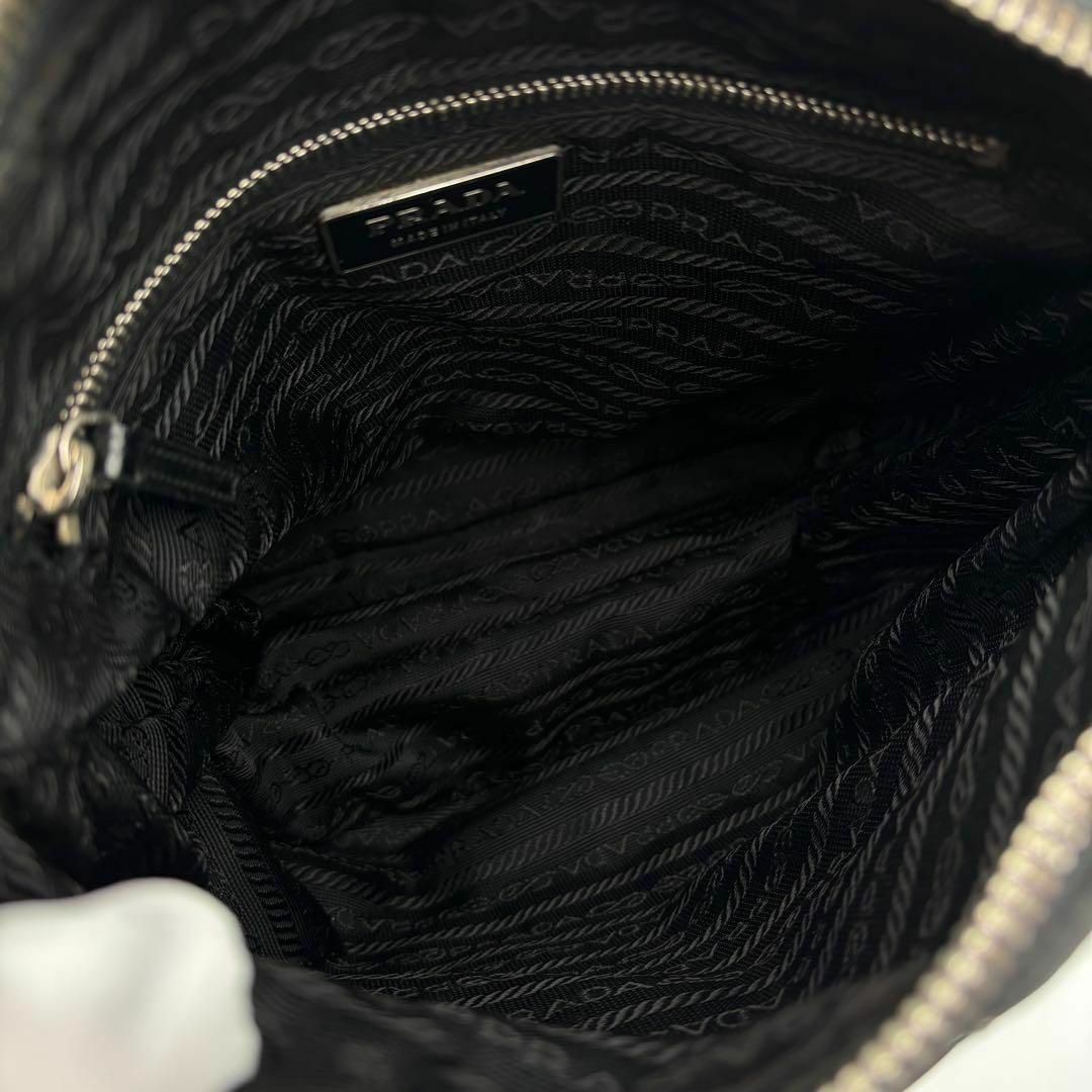 PRADA - プラダ ショルダーバッグ 三角ロゴ ナイロン ブラック PRADA - プラダ ショルダーバッグ 三角ロゴ ナイロン ブラック