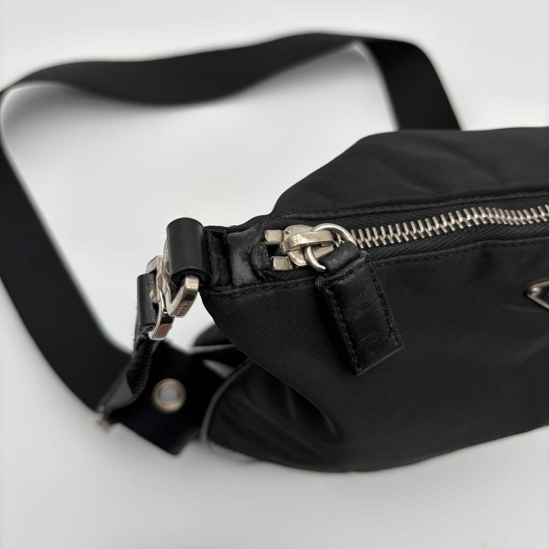 PRADA - プラダ ショルダーバッグ 三角ロゴ ナイロン ブラック PRADA - プラダ ショルダーバッグ 三角ロゴ ナイロン ブラック