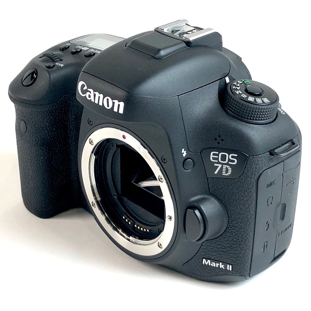 キヤノン EOS 7D Mark II EF-S 18-135 IS STM レンズキット 中古 キヤノン EOS 7D Mark II EF-S 18-135 IS STM レンズキット 中古