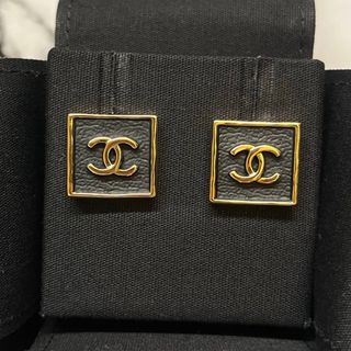 CHANEL(レザー ・ ピアス)のフリマアイテム一覧 CHANEL(レザー ・ ピアス)のフリマアイテム一覧