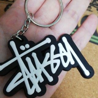 STUSSY - 新品stussy surfman keychain キーホルダー キー STUSSY - 新品stussy surfman keychain キーホルダー キー