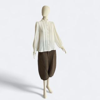 PLEATS PLEASE ISSEY MIYAKE(カジュアルパンツ)のフリマ PLEATS PLEASE ISSEY MIYAKE(カジュアルパンツ)のフリマ