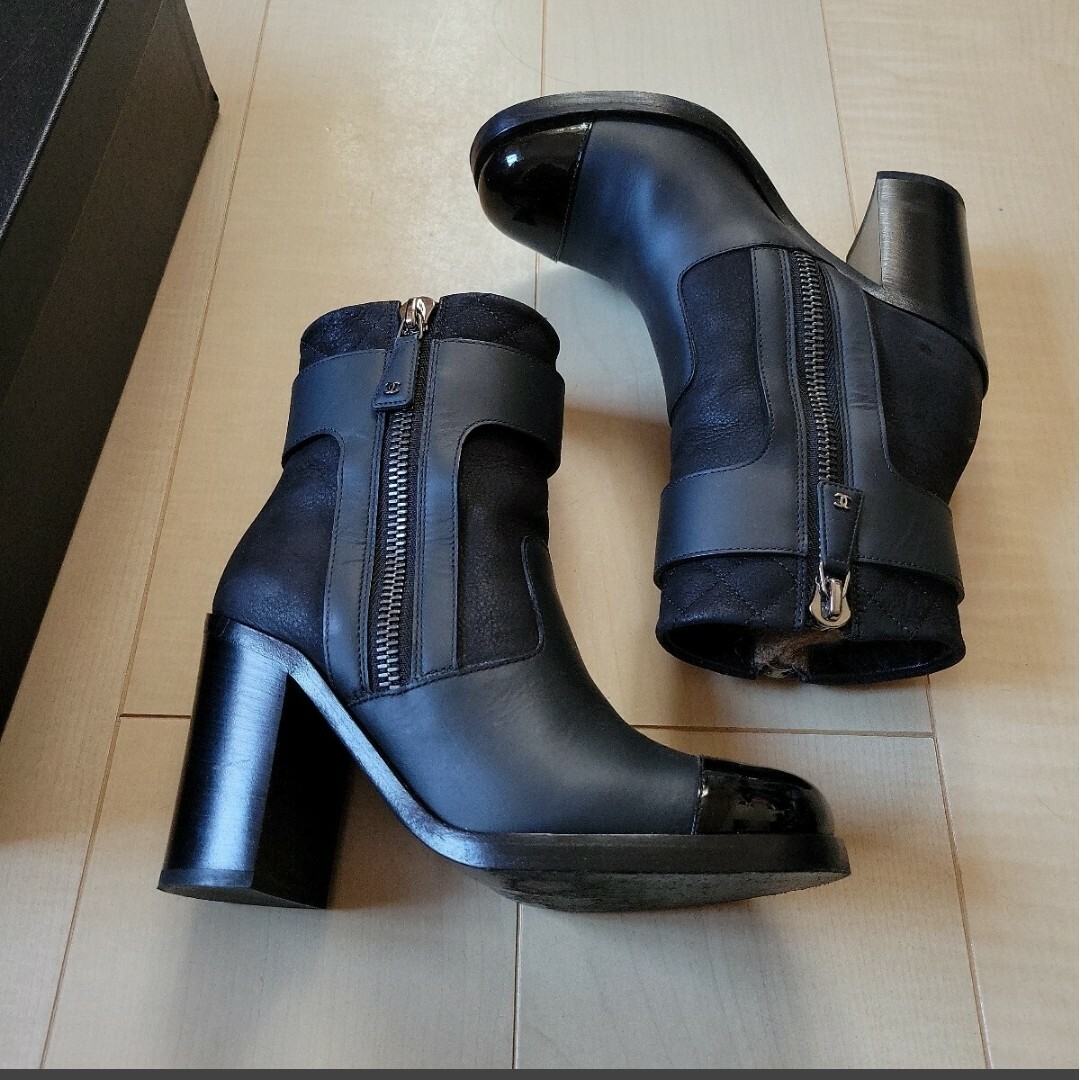 CHANEL - CHANEL☆サイドジップブーツ シャネル ココマークの CHANEL - CHANEL☆サイドジップブーツ シャネル ココマークの
