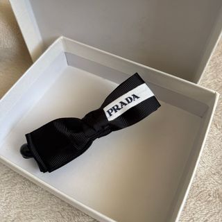 PRADA(ヘアアクセサリー ・ ブラック/黒色系)のフリマアイテム一覧 PRADA(ヘアアクセサリー ・ ブラック/黒色系)のフリマアイテム一覧