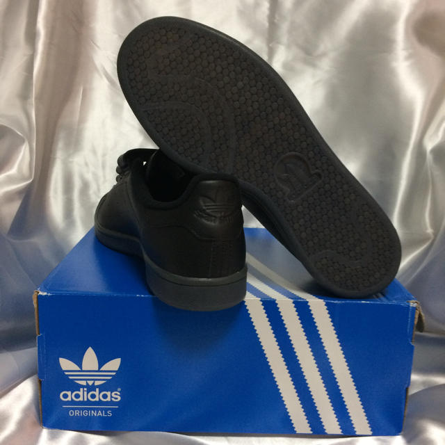 adidas(アディダス)の新品 22.5cm adidas アディダス スタンスミス ベルクロ ブラック レディースの靴/シューズ(スニーカー)の商品写真