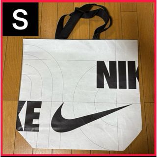 NIKE(ショップ袋)のフリマアイテム一覧 NIKE(ショップ袋)のフリマアイテム一覧