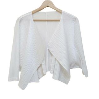 PLEATS PLEASE ISSEY MIYAKE(カーディガン)のフリマアイテム一覧 PLEATS PLEASE ISSEY MIYAKE(カーディガン)のフリマアイテム一覧