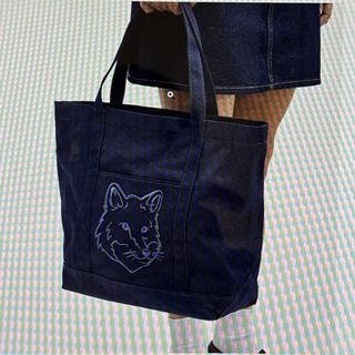MAISON KITSUNE' - メゾンキツネ トポロジー コラボ ポーチ 新品 MAISON KITSUNE' - メゾンキツネ トポロジー コラボ ポーチ 新品