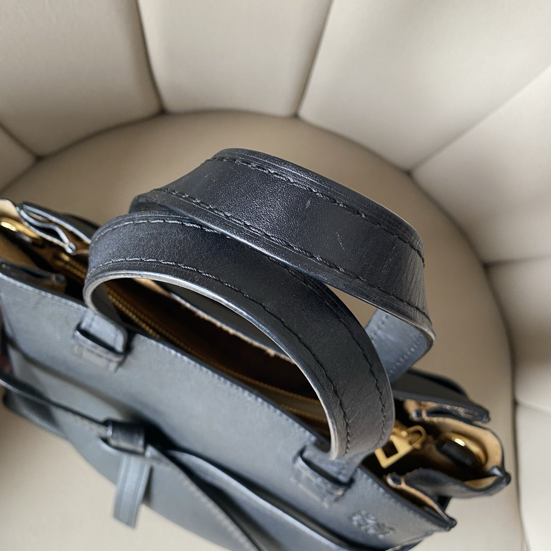 LOEWE - LOEWE ロエベ ゲートトップハンドル レザー LOEWE - LOEWE ロエベ ゲートトップハンドル レザー