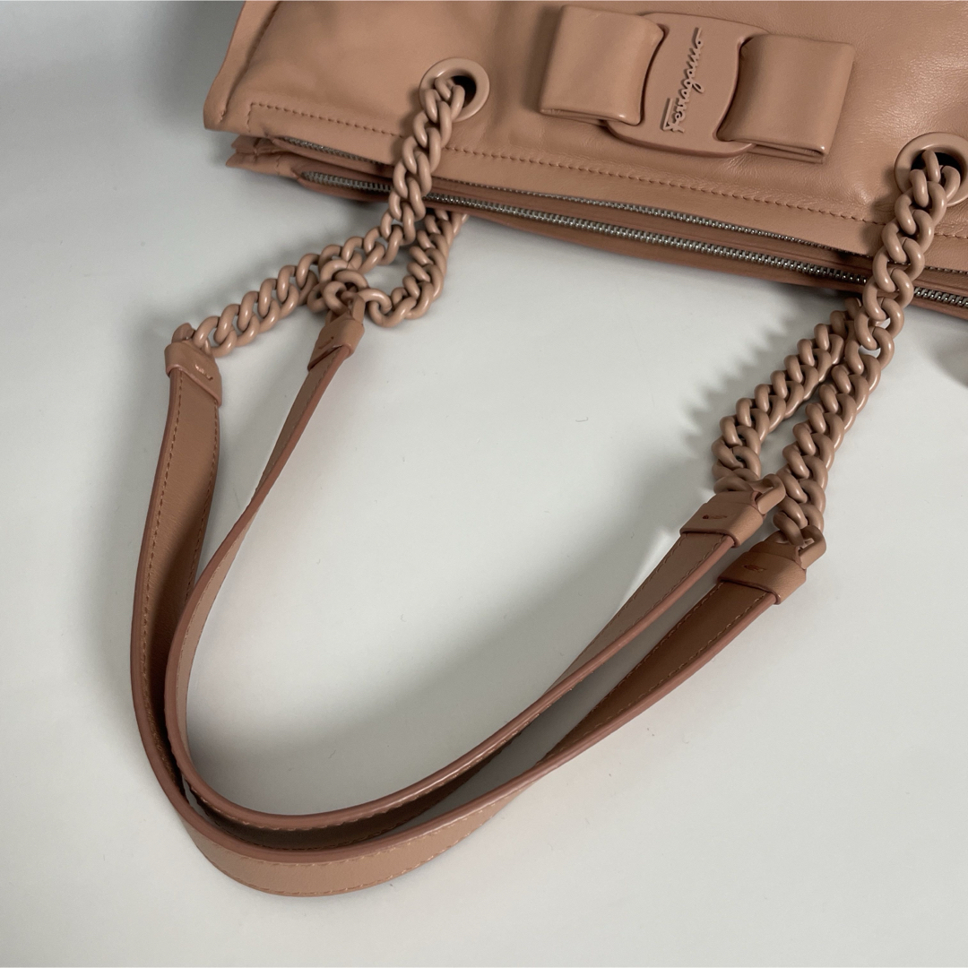 Salvatore Ferragamo - フェラガモ 極美品VIVABOW チェーン Salvatore Ferragamo - フェラガモ 極美品VIVABOW チェーン