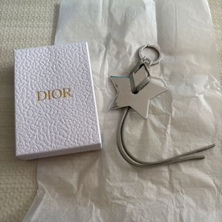 Dior - Christian Dior ディオール キーホルダー パール リボン Dior - Christian Dior ディオール キーホルダー パール リボン