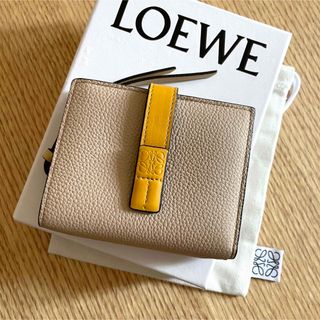 LOEWE(財布 ・ ベージュ系)のフリマアイテム一覧 LOEWE(財布 ・ ベージュ系)のフリマアイテム一覧