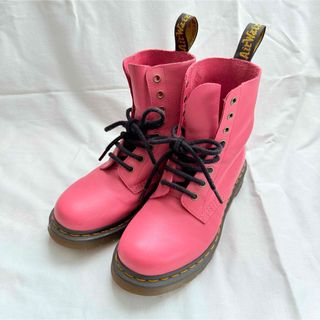 Dr.Martens(ピンク/桃色系)のフリマアイテム一覧 Dr.Martens(ピンク/桃色系)のフリマアイテム一覧