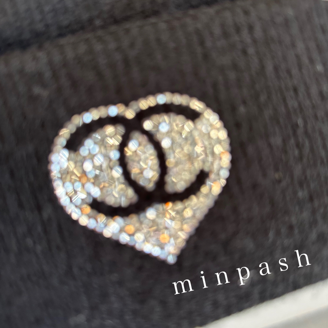 CHANEL - CHANEL ♡ ニット帽 ビーニー ハート ストラス ギフト CHANEL - CHANEL ♡ ニット帽 ビーニー ハート ストラス ギフト