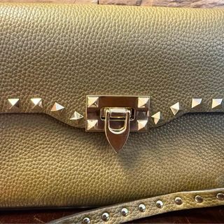 valentino garavani(ショルダーバッグ)のフリマアイテム一覧 valentino garavani(ショルダーバッグ)のフリマアイテム一覧