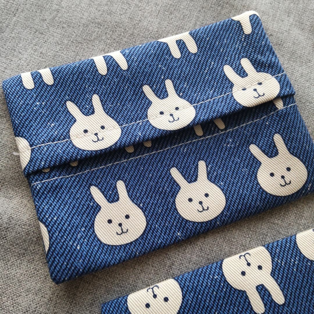 ポケットティシュ カバー ケース　ハンドメイド うさぎ　ネイビー ハンドメイドの生活雑貨(キッチン小物)の商品写真