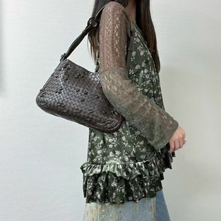 BOTTEGA VENETA(ショルダーバッグ ・ ブラウン/茶色系)の BOTTEGA VENETA(ショルダーバッグ ・ ブラウン/茶色系)の