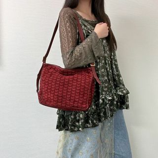 BOTTEGA VENETA(ショルダーバッグ ・ レッド/赤色系)のフリマ BOTTEGA VENETA(ショルダーバッグ ・ レッド/赤色系)のフリマ