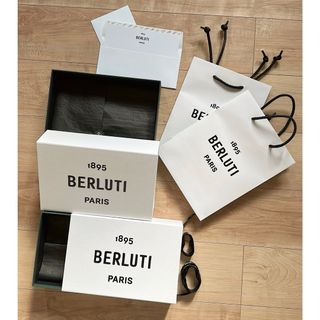 BERLUTI(ショップ袋)のフリマアイテム一覧 BERLUTI(ショップ袋)のフリマアイテム一覧