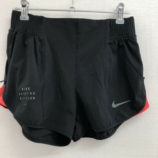 ナイキ(NIKE)の【NIKE】ナイキ　S　40　ブラック　黒　パンツ　ショートパンツ　スポーツ　ユニセックス　　(ショートパンツ)