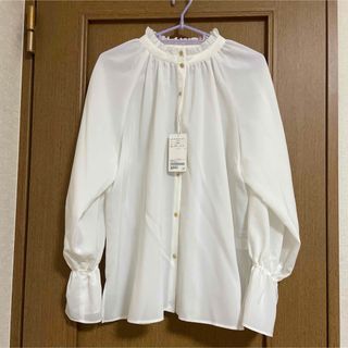 ZARA - 新品☆ZARA ザラ フリル付きデニムトップスの通販 by ZARA - 新品☆ZARA ザラ フリル付きデニムトップスの通販 by