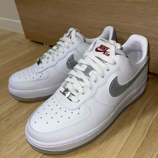 NIKE - ナイキ エアフォース1 ロー チャーム ゴールド ホワイト NIKE - ナイキ エアフォース1 ロー チャーム ゴールド ホワイト