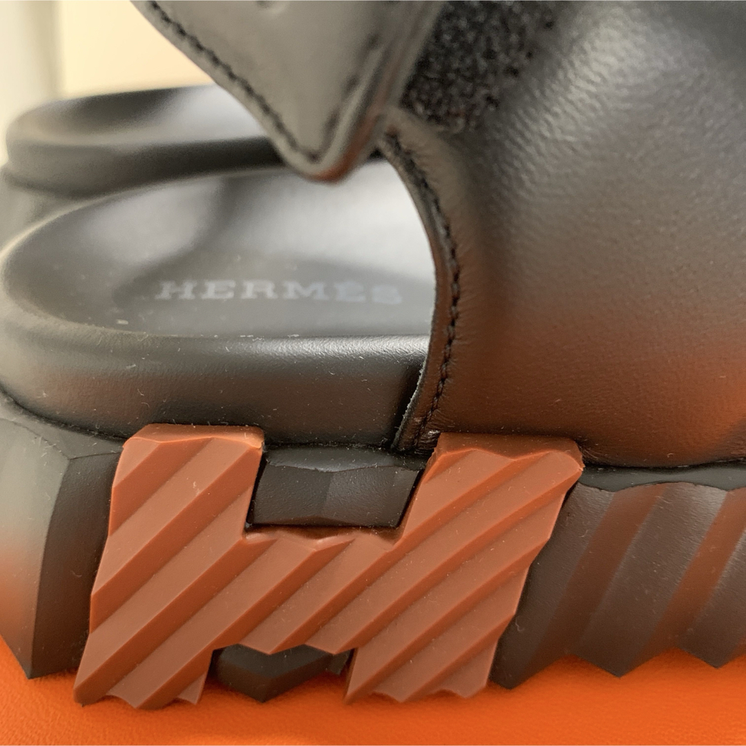 HERMES - エルメス サンダル《ジュニア》37サイズブラック2025ss HERMES - エルメス サンダル《ジュニア》37サイズブラック2025ss