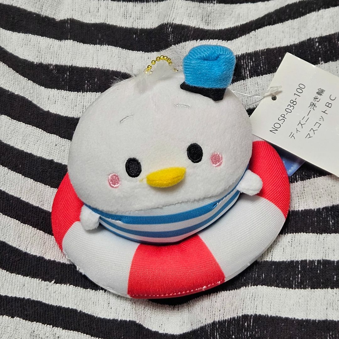ドナルドダック(ドナルドダック)の新品 ディズニー 浮き輪マスコット ドナルド ぬいぐるみ デフォルメ エンタメ/ホビーのおもちゃ/ぬいぐるみ(キャラクターグッズ)の商品写真