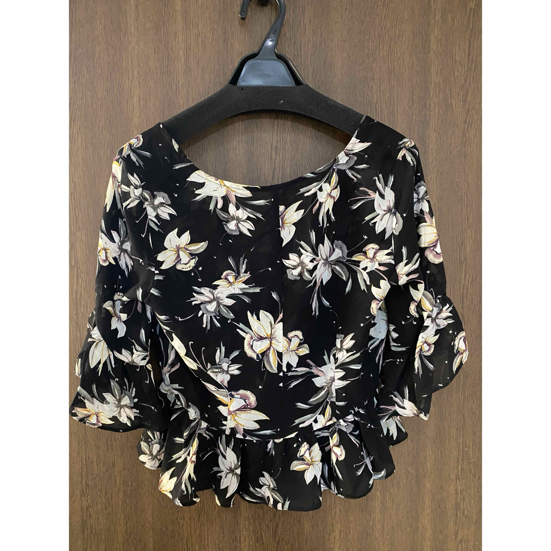 eimy istoire(エイミーイストワール)のeimyistoire  sparkler flowerトップス　ブラック レディースのトップス(シャツ/ブラウス(半袖/袖なし))の商品写真