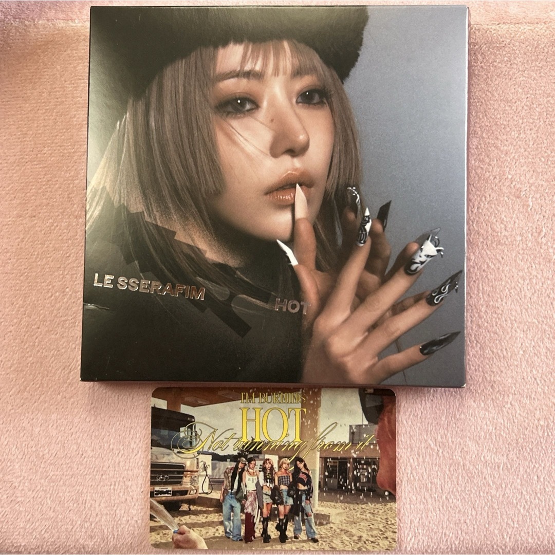 LE SSERAFIM - lesserafim ルセラフィム hot コンパクト LE SSERAFIM - lesserafim ルセラフィム hot コンパクト