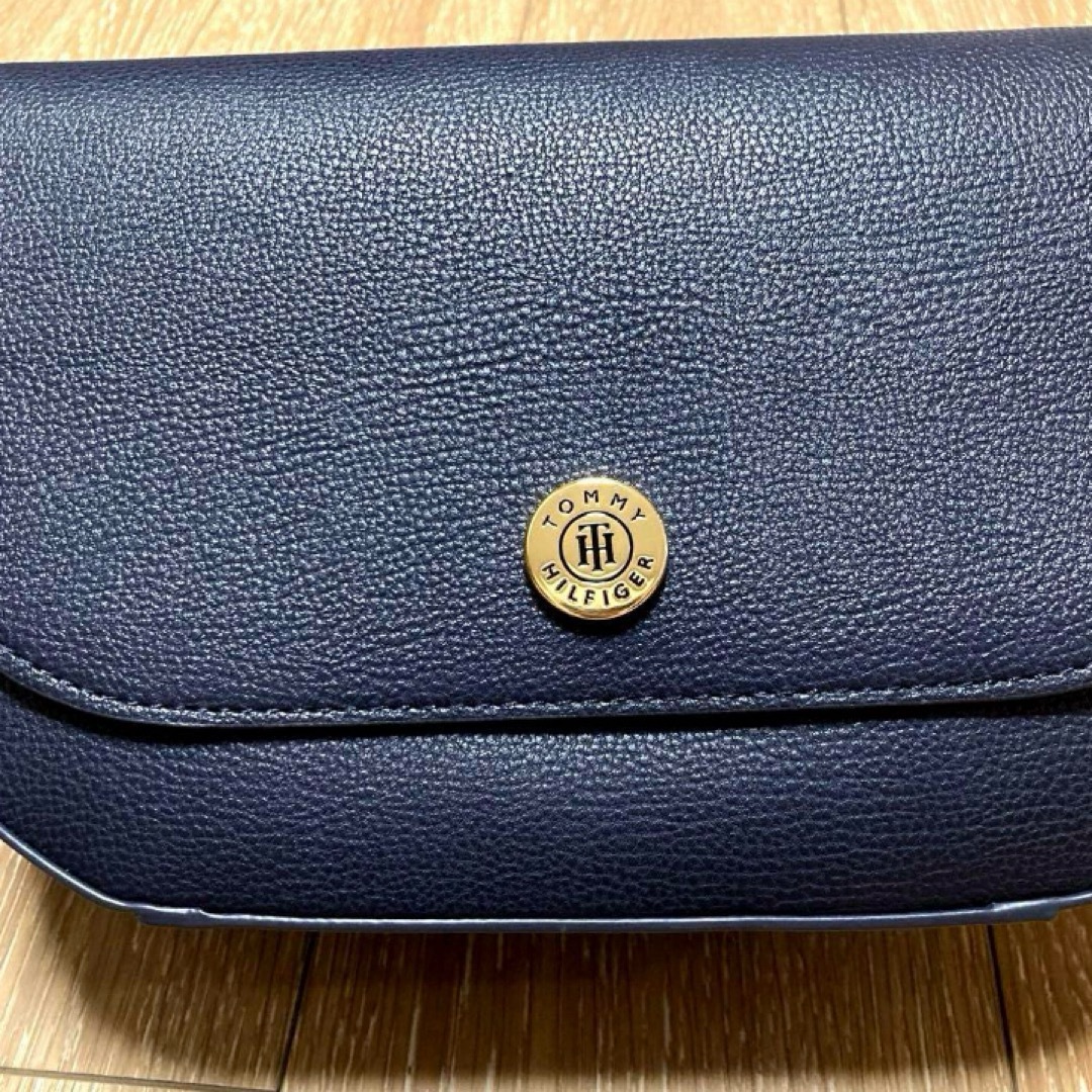 TOMMY HILFIGER(トミーヒルフィガー)の【新品】トミーヒルフィガー　ショルダーバッグ　クロスボディバッグ アメリカ購入品 レディースのバッグ(ショルダーバッグ)の商品写真