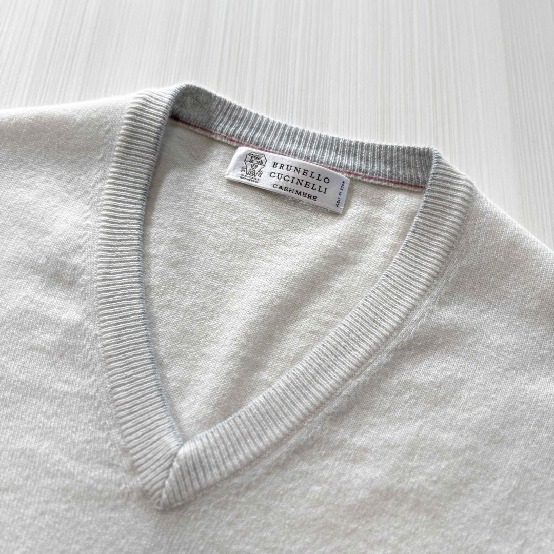 BRUNELLO CUCINELLI - P88☆極美品☆極上カシミヤ100% Vネック BRUNELLO CUCINELLI - P88☆極美品☆極上カシミヤ100% Vネック