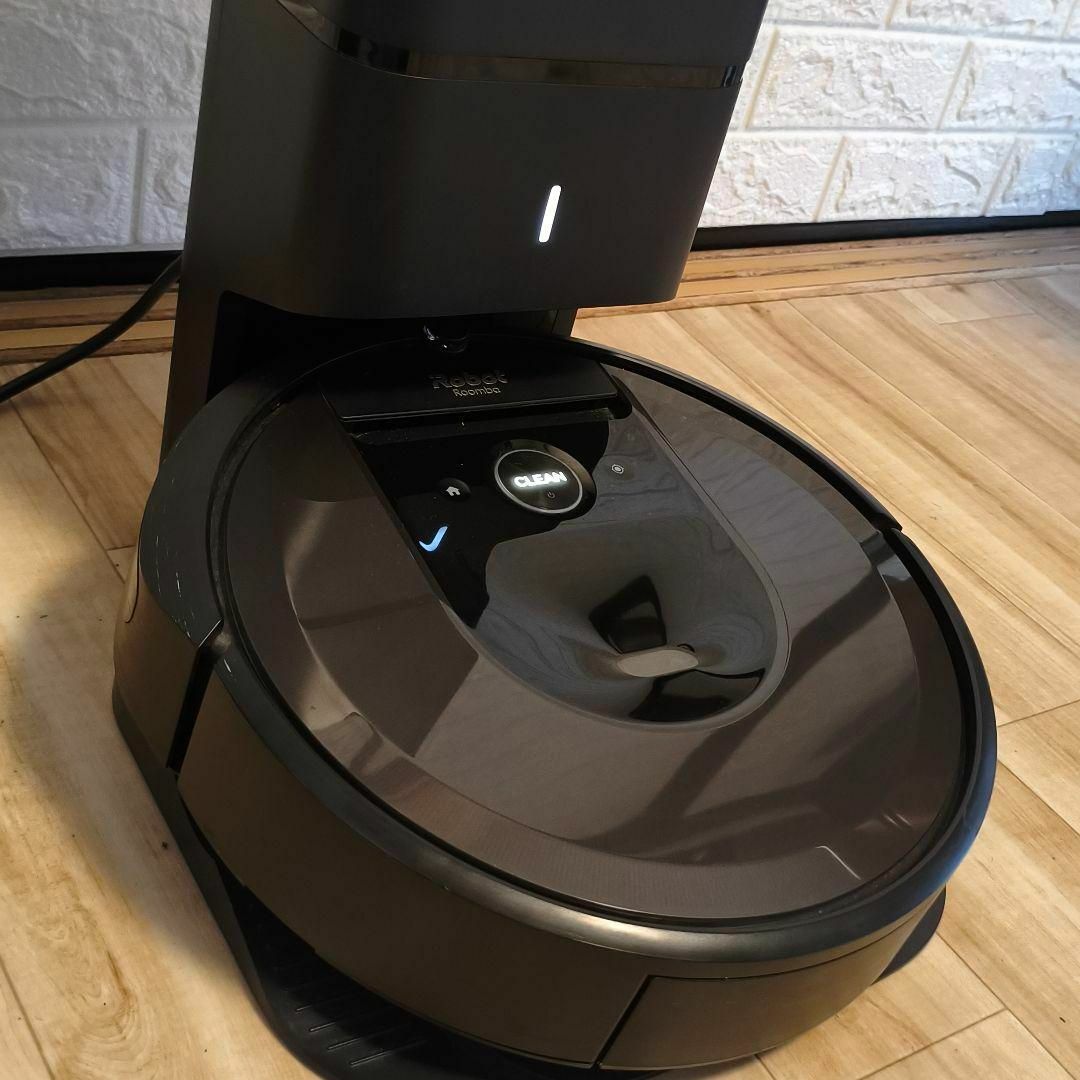 iRobot - ロボット掃除機 ブラック 自動ゴミ収集機能 充電ドック iRobot - ロボット掃除機 ブラック 自動ゴミ収集機能 充電ドック