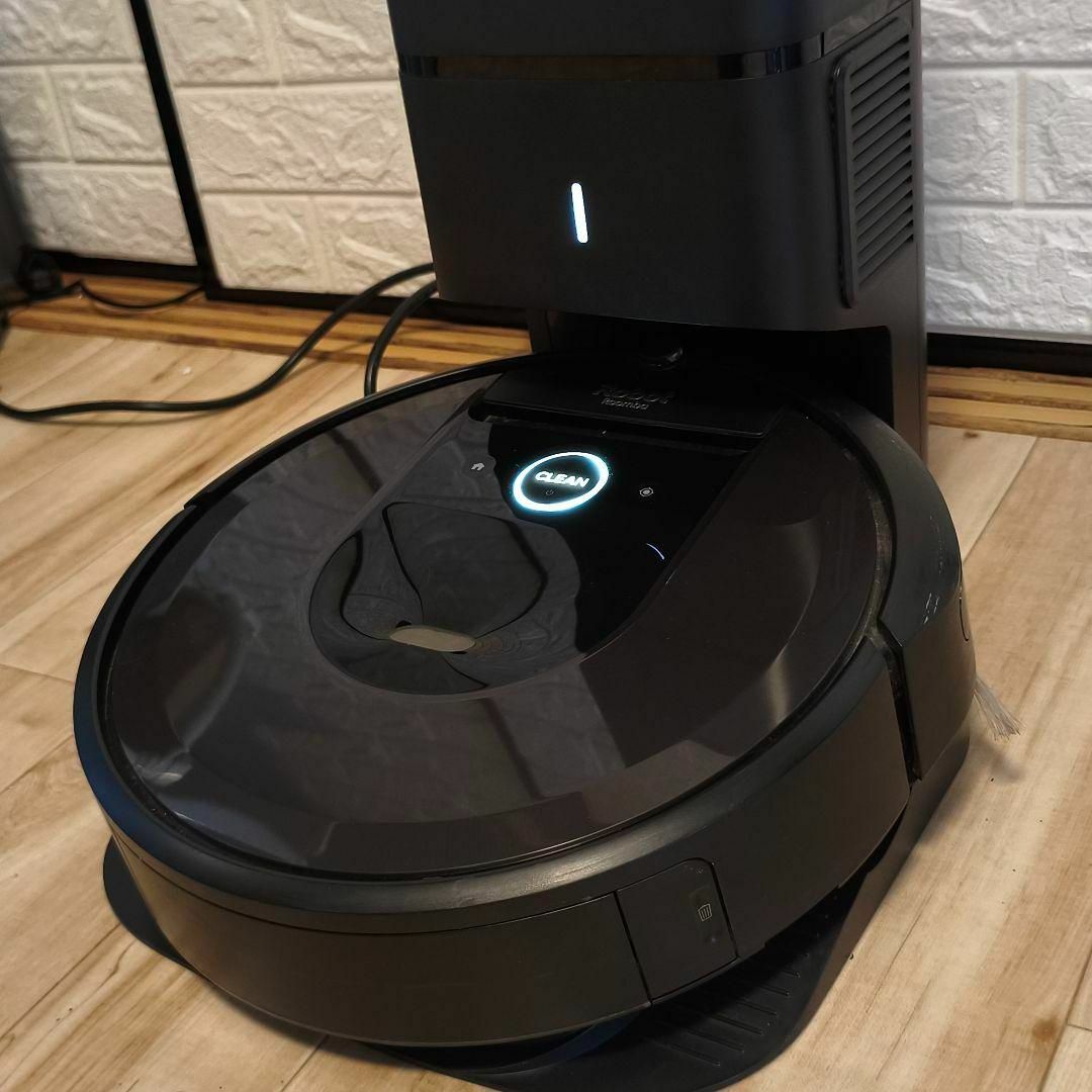 iRobot - ロボット掃除機 ブラック 自動ゴミ収集機能 充電ドック iRobot - ロボット掃除機 ブラック 自動ゴミ収集機能 充電ドック